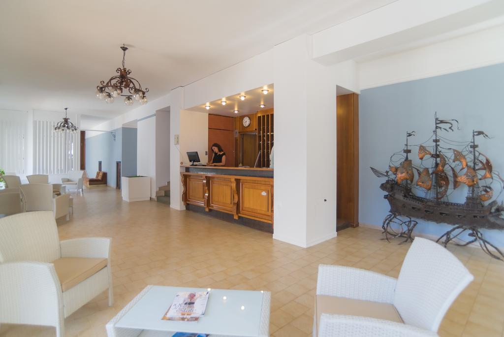 Hotel Alba Del Gargano Матината Екстериор снимка